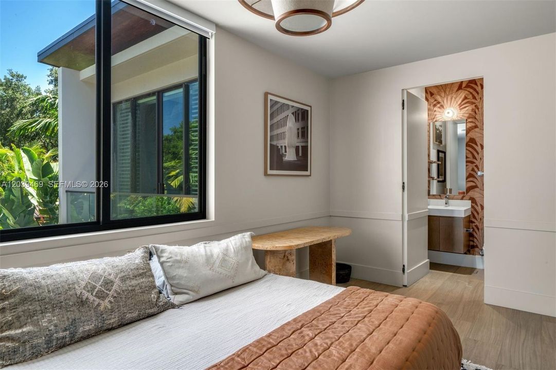 For Sale: $5,500,000 (5 beds, 5 baths, 3461 Square Feet)