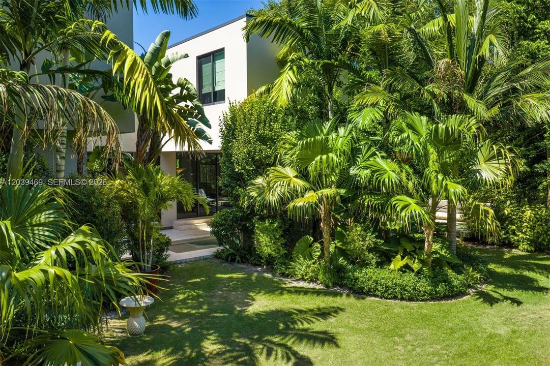 For Sale: $5,500,000 (5 beds, 5 baths, 3461 Square Feet)