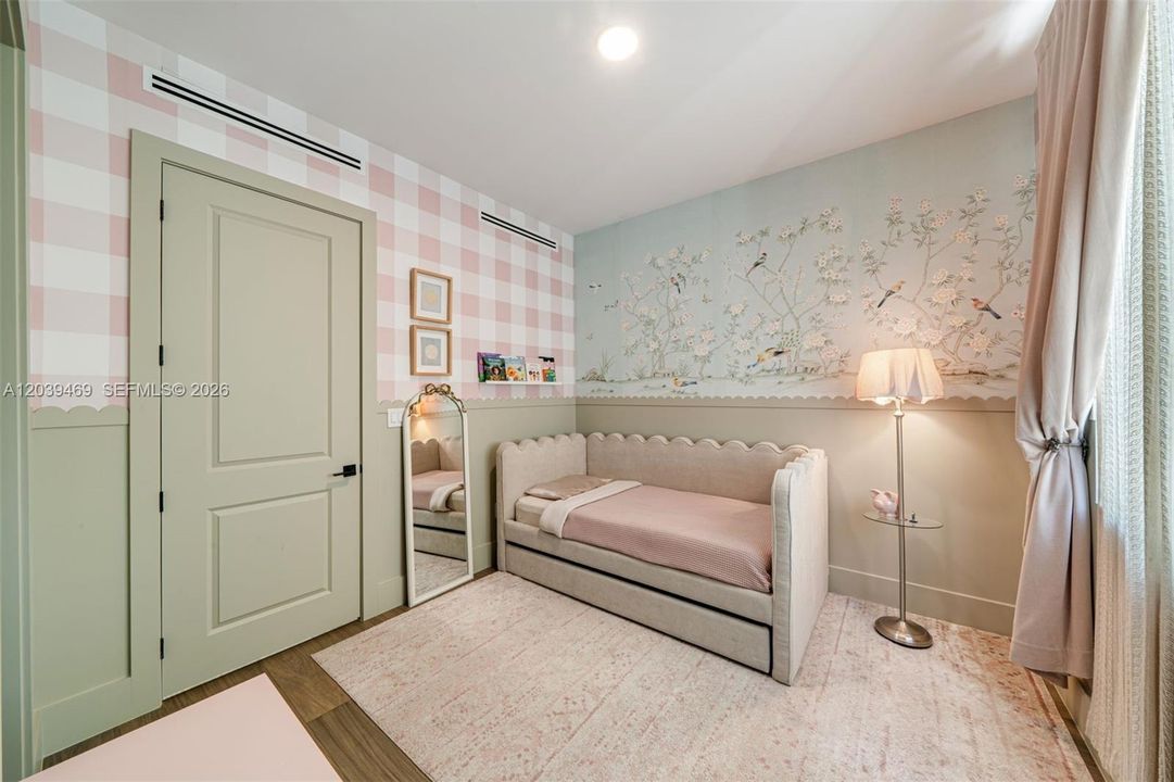 For Sale: $5,500,000 (5 beds, 5 baths, 3461 Square Feet)