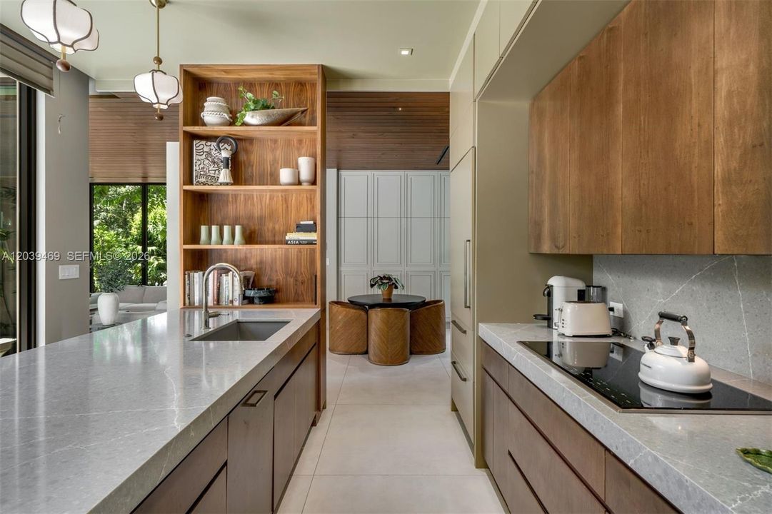 For Sale: $5,500,000 (5 beds, 5 baths, 3461 Square Feet)