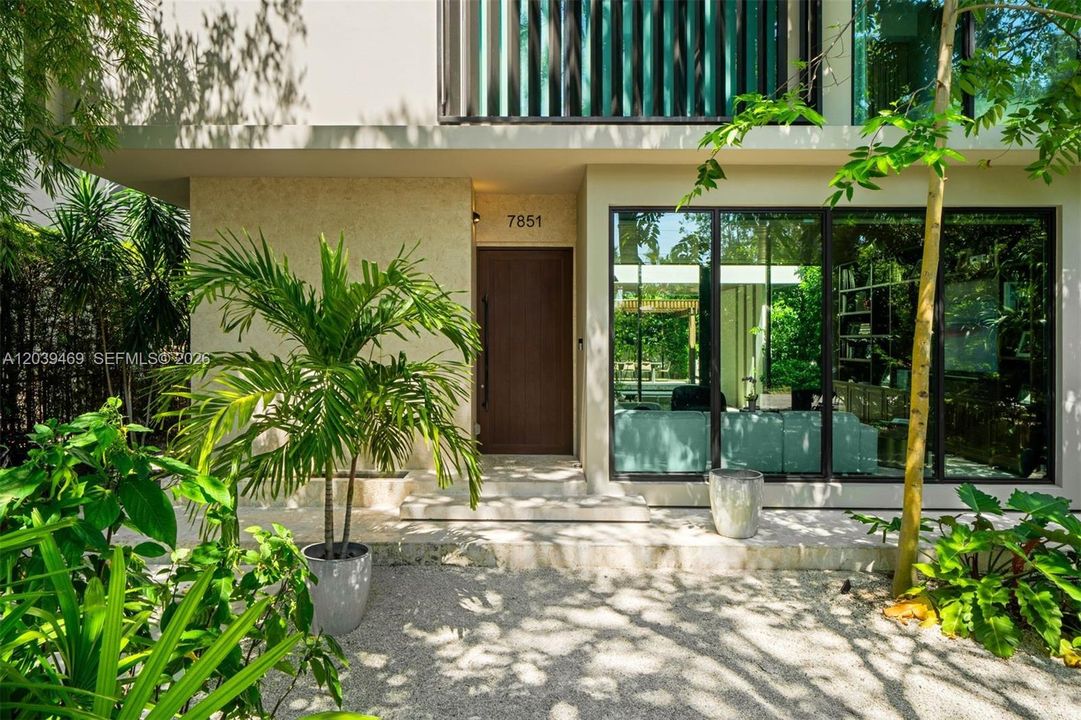 For Sale: $5,500,000 (5 beds, 5 baths, 3461 Square Feet)