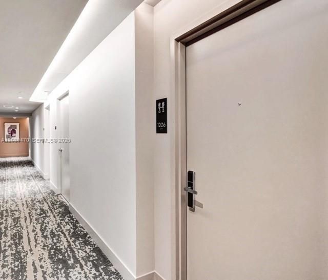 For Sale: $529,000 (1 beds, 1 baths, 702 Square Feet)
