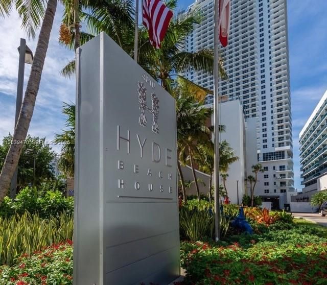 For Sale: $529,000 (1 beds, 1 baths, 702 Square Feet)