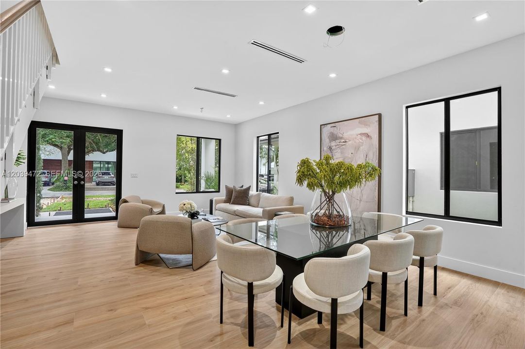 En Venta: $3,999,999 (4 camas, 4 baños, 2855 Pies cuadrados)