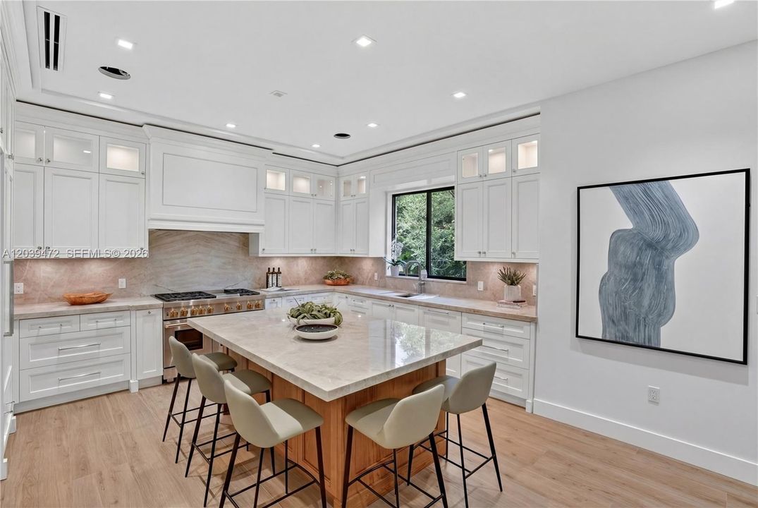 En Venta: $3,999,999 (4 camas, 4 baños, 2855 Pies cuadrados)