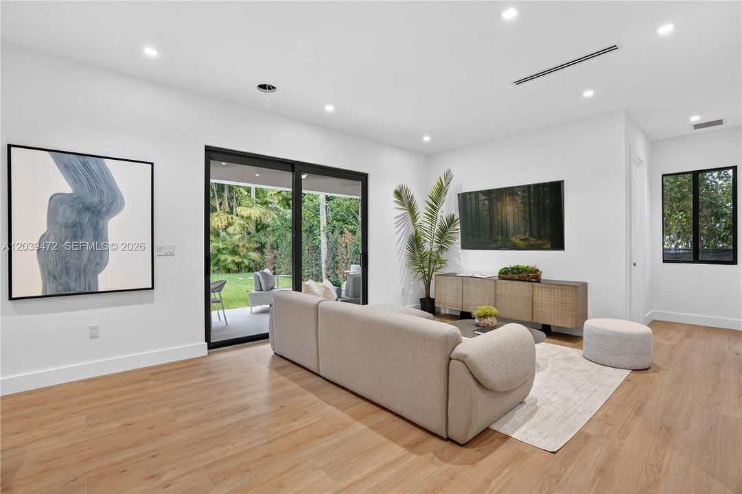 En Venta: $3,999,999 (4 camas, 4 baños, 2855 Pies cuadrados)