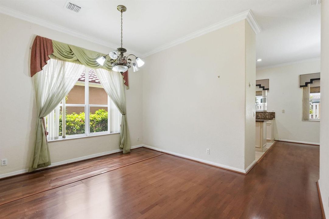 35-web-or-mls-3956_Torres_Cir_034