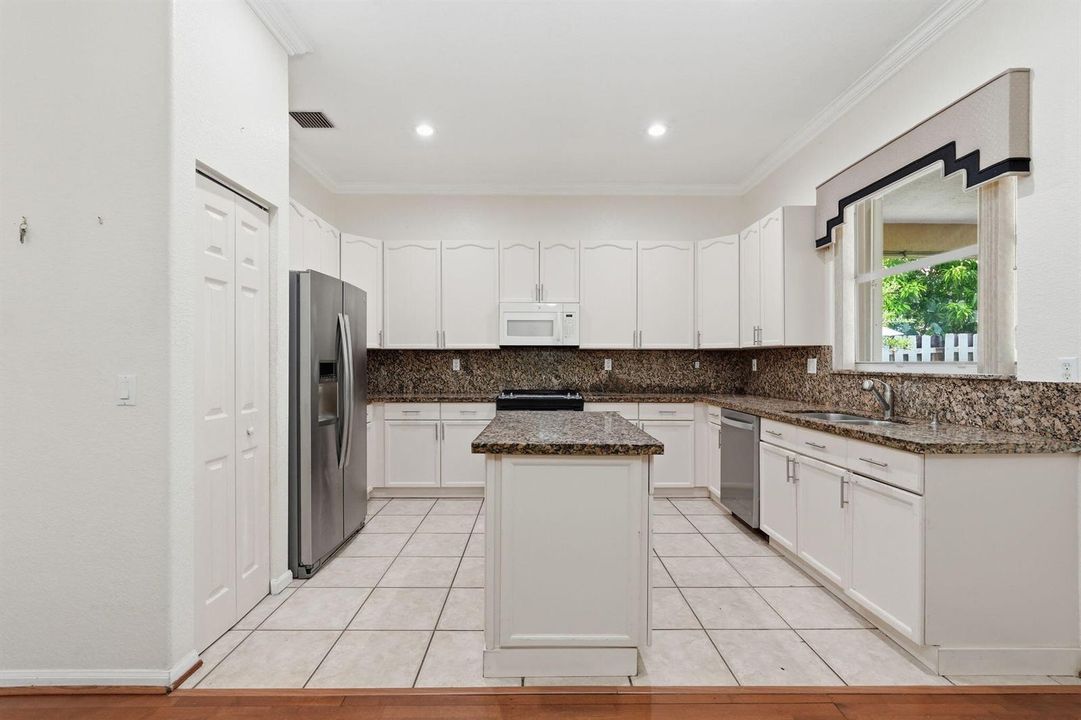 43-web-or-mls-3956_Torres_Cir_042