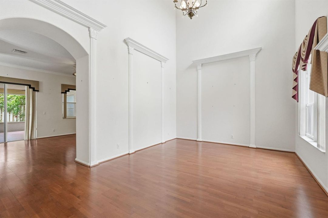 26-web-or-mls-3956_Torres_Cir_025