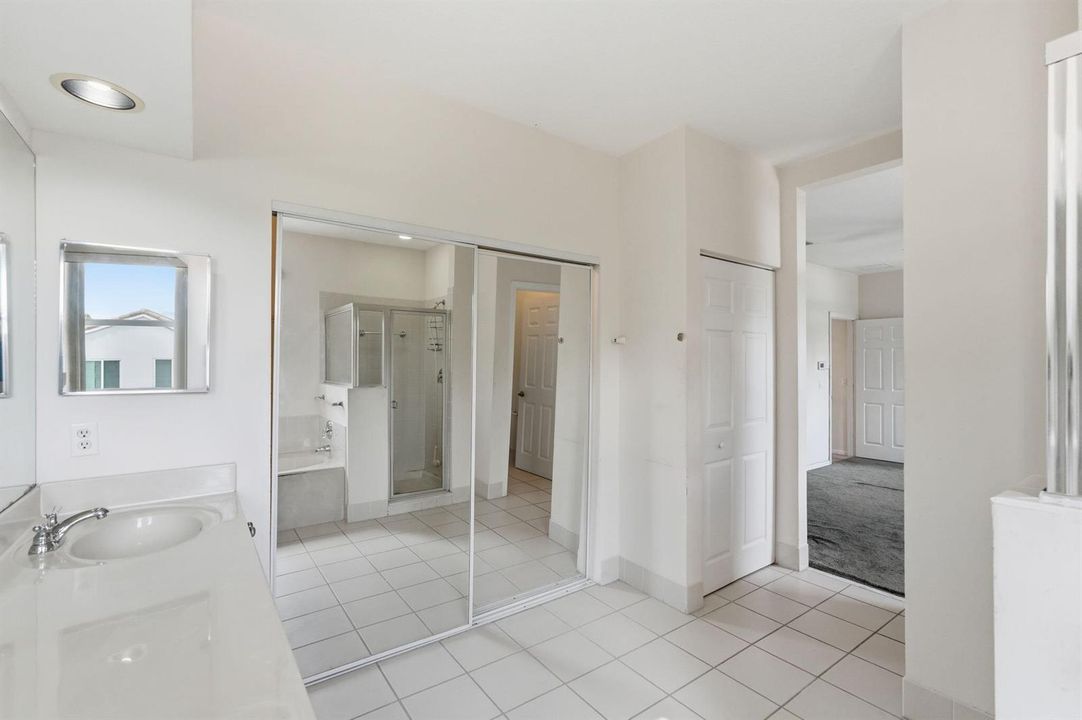 10-web-or-mls-3956_Torres_Cir_010
