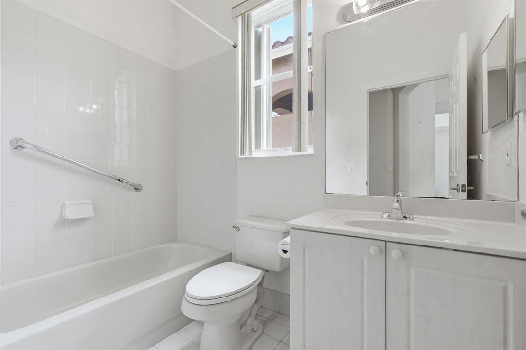 34-web-or-mls-3956_Torres_Cir_033