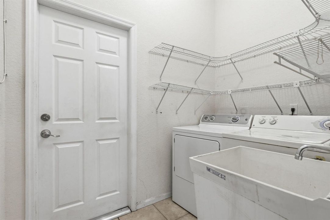 33-web-or-mls-3956_Torres_Cir_032