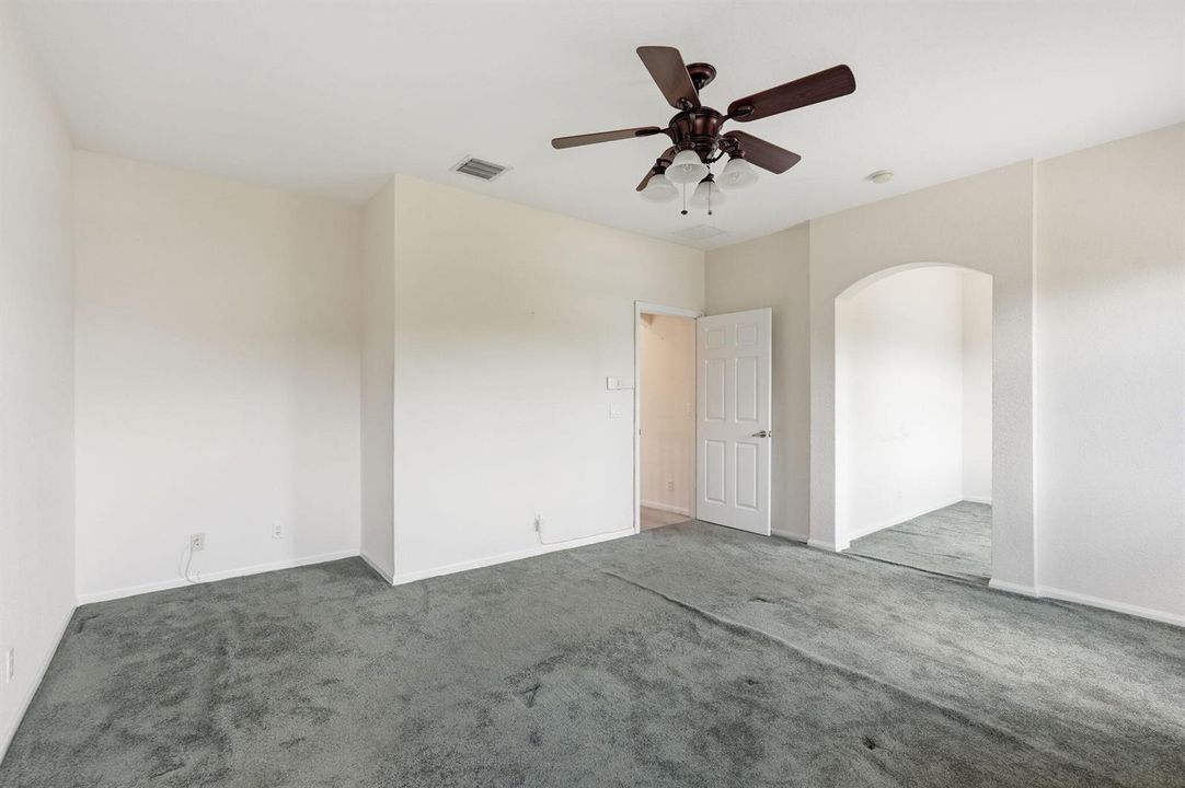 5-web-or-mls-3956_Torres_Cir_005