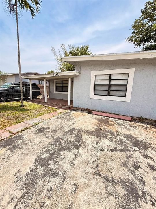 For Rent: $1,800 (2 beds, 1 baths, 2178 Square Feet)