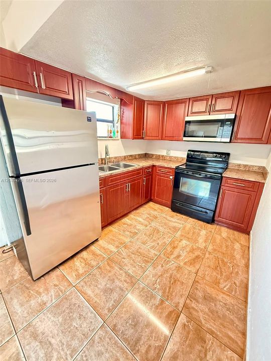 For Rent: $1,800 (2 beds, 1 baths, 2178 Square Feet)
