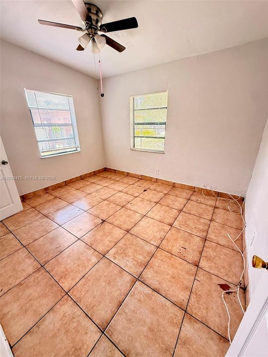 For Rent: $1,800 (2 beds, 1 baths, 2178 Square Feet)