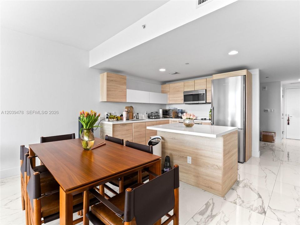 En Venta: $630,000 (2 camas, 2 baños, 1123 Pies cuadrados)