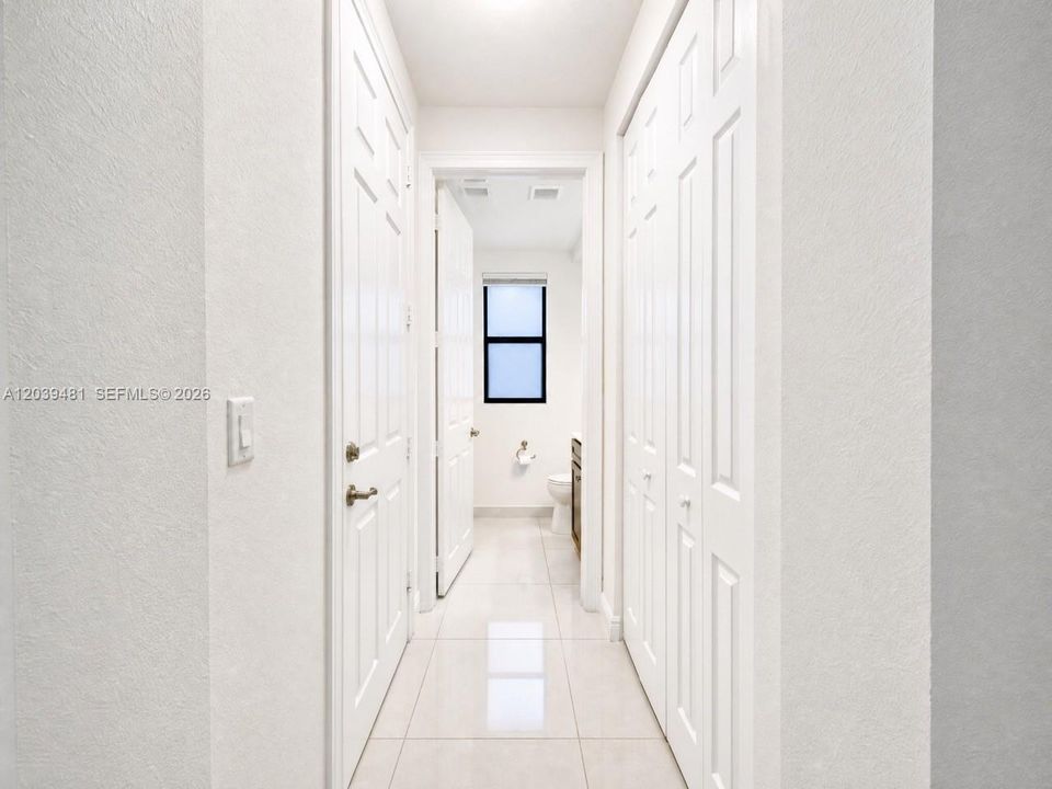 En Renta: $6,500 (4 camas, 3 baños, 2650 Pies cuadrados)