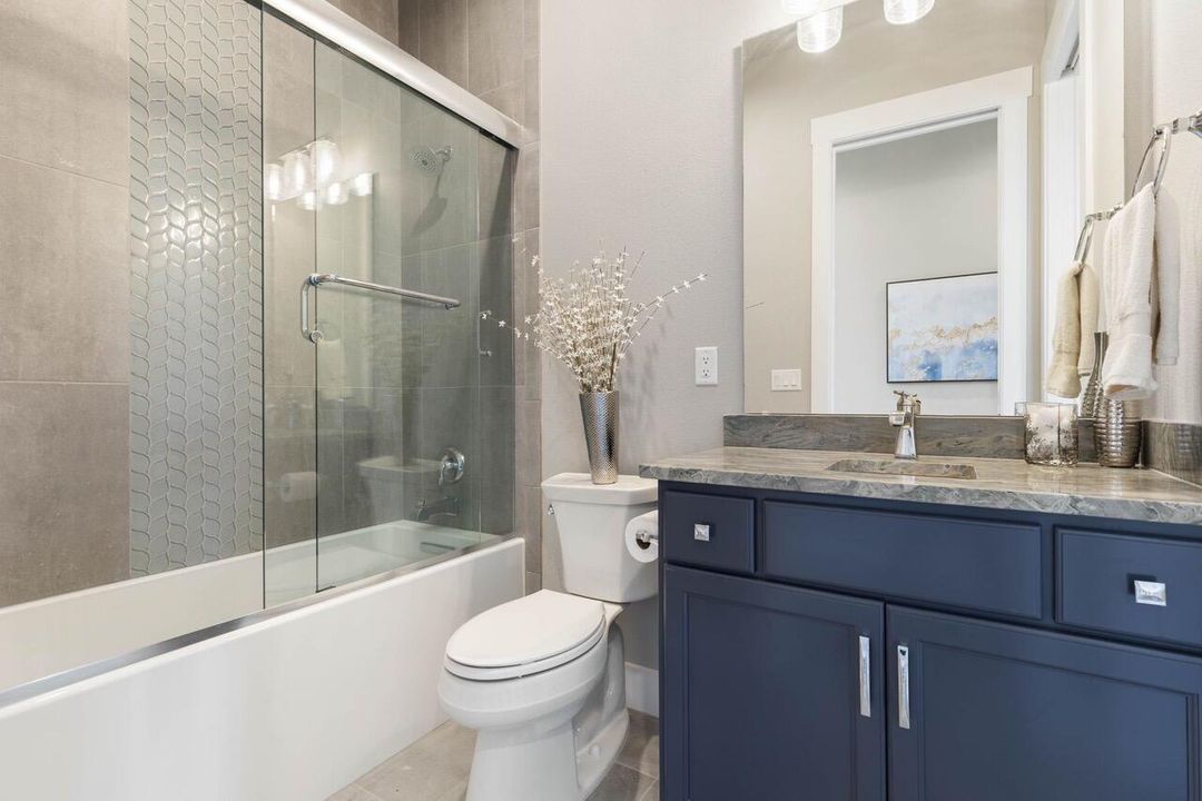 3rd fl guest bath
