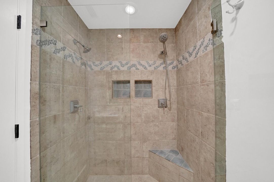 bath 1 shower 12216