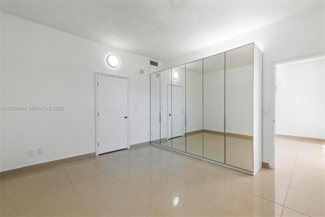 В аренду: $2,600 (1 спален, 1 ванн, 1005 Квадратных фут)