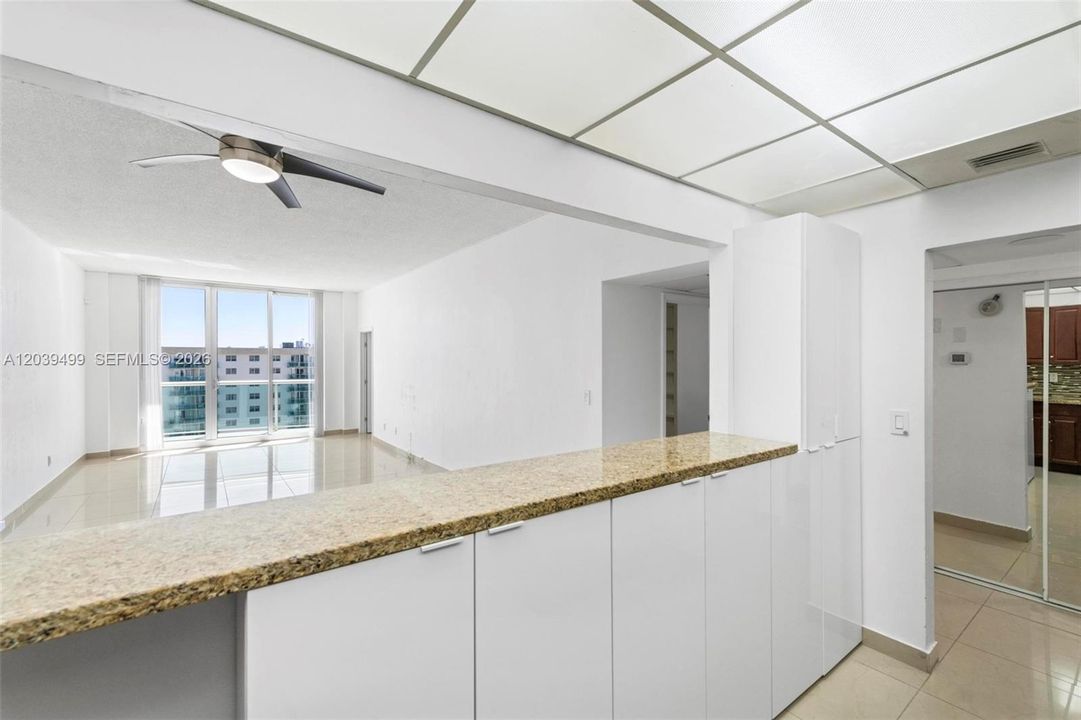 В аренду: $2,600 (1 спален, 1 ванн, 1005 Квадратных фут)