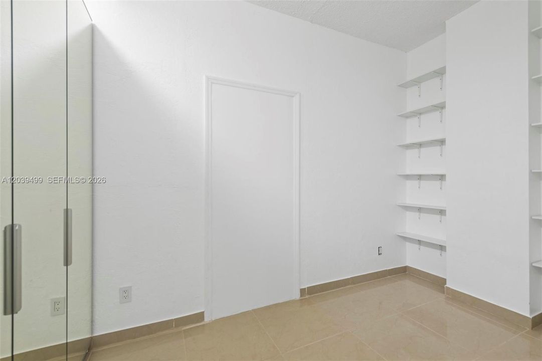 В аренду: $2,600 (1 спален, 1 ванн, 1005 Квадратных фут)