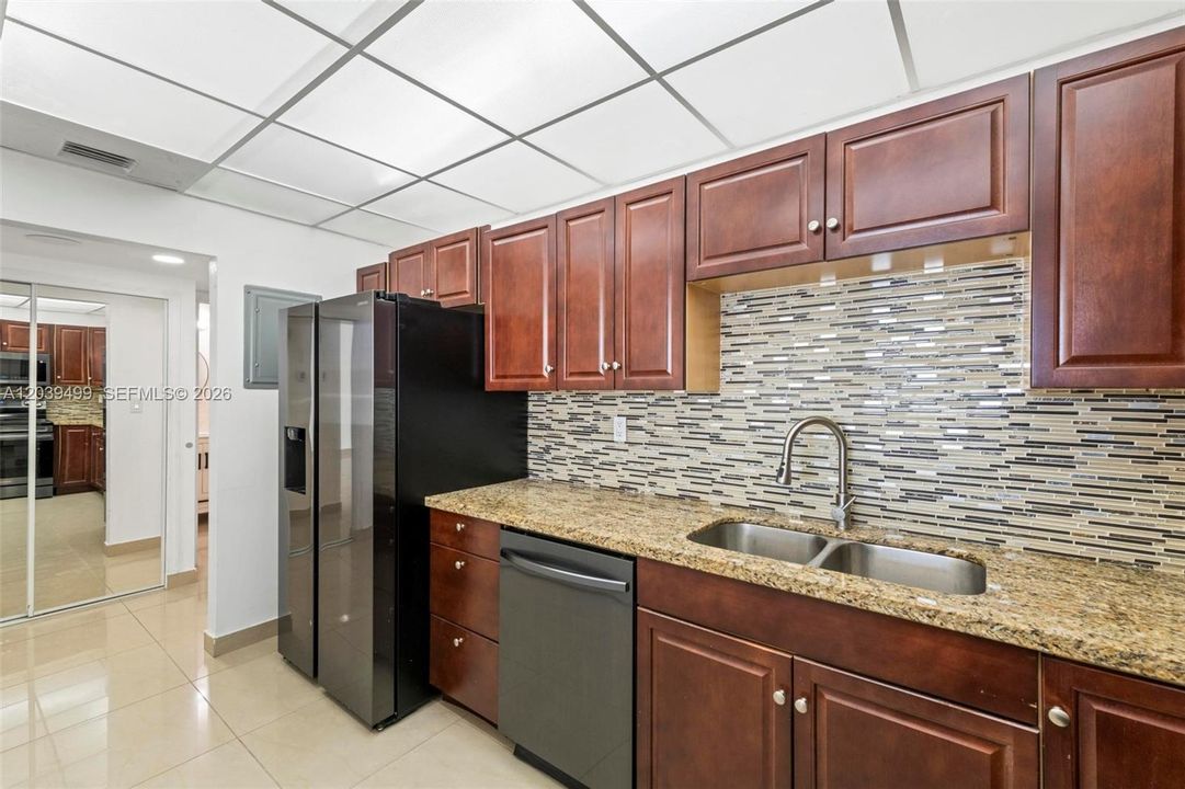 В аренду: $2,600 (1 спален, 1 ванн, 1005 Квадратных фут)