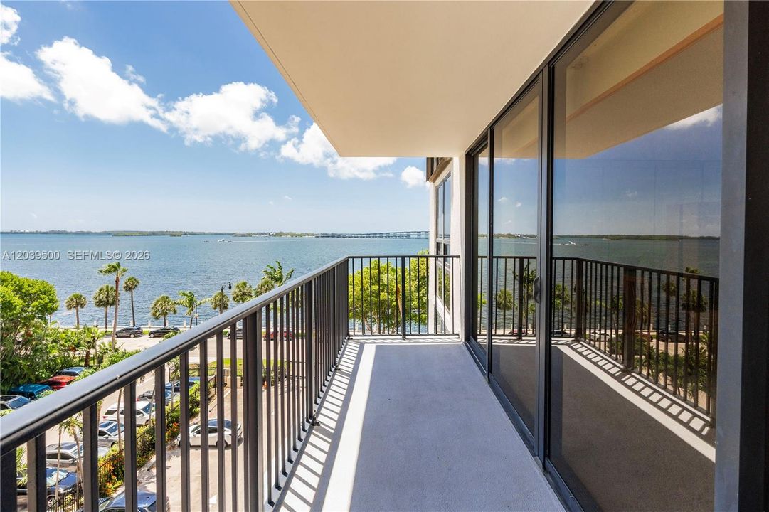 For Sale: $469,000 (1 beds, 1 baths, 900 Square Feet)