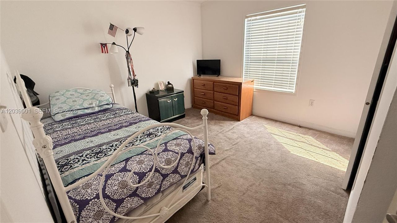 En Venta: $298,900 (3 camas, 2 baños, 1268 Pies cuadrados)
