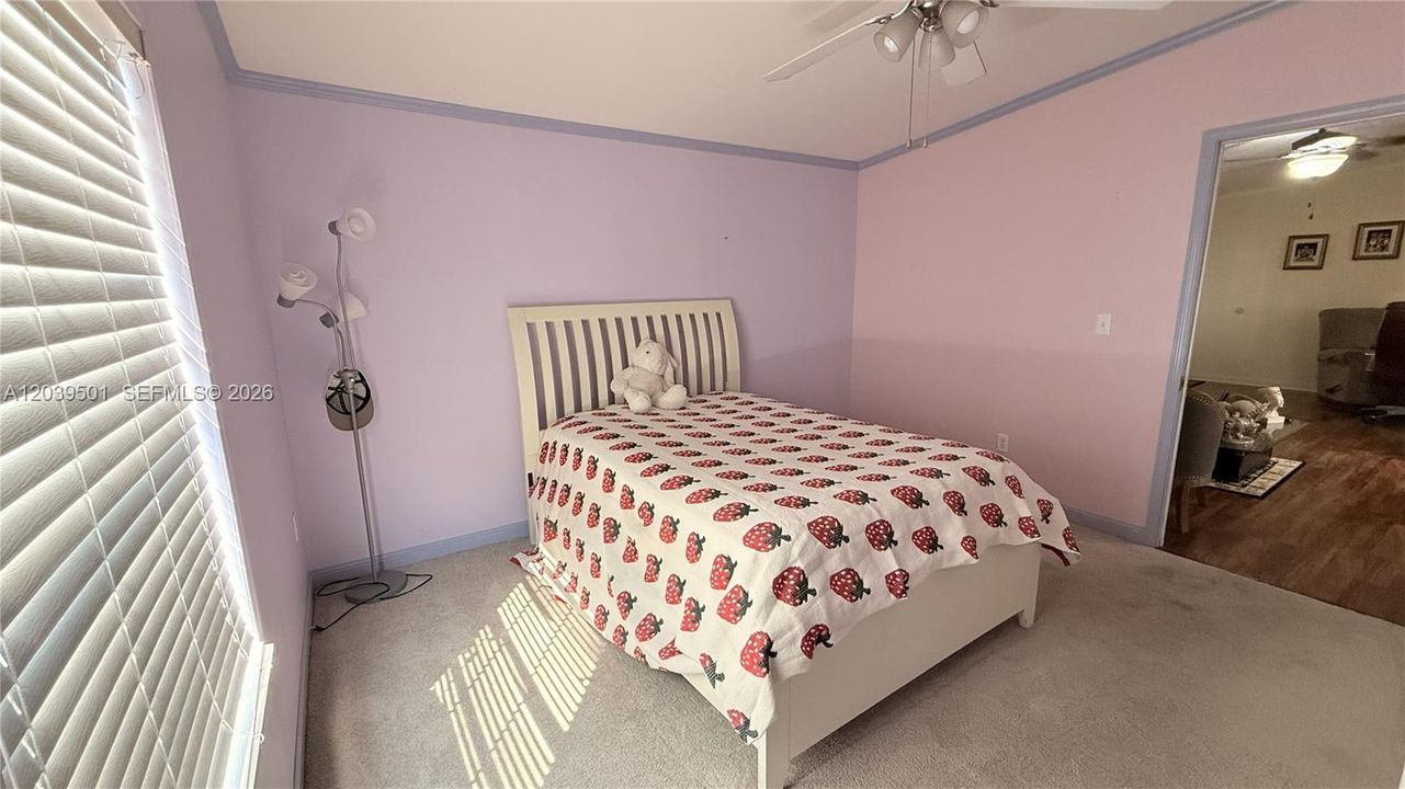 En Venta: $298,900 (3 camas, 2 baños, 1268 Pies cuadrados)