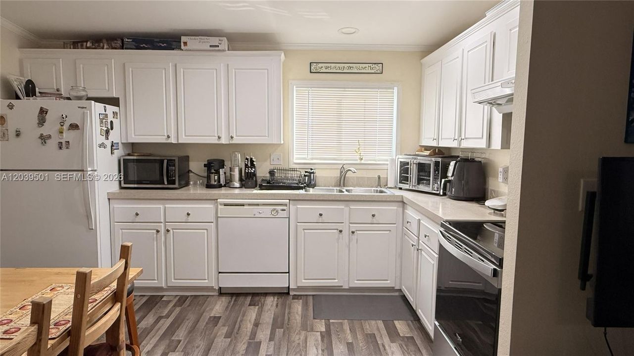 En Venta: $298,900 (3 camas, 2 baños, 1268 Pies cuadrados)