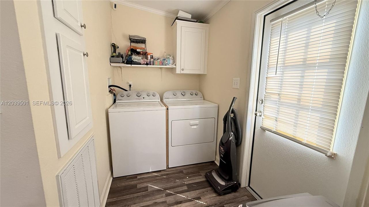 En Venta: $298,900 (3 camas, 2 baños, 1268 Pies cuadrados)