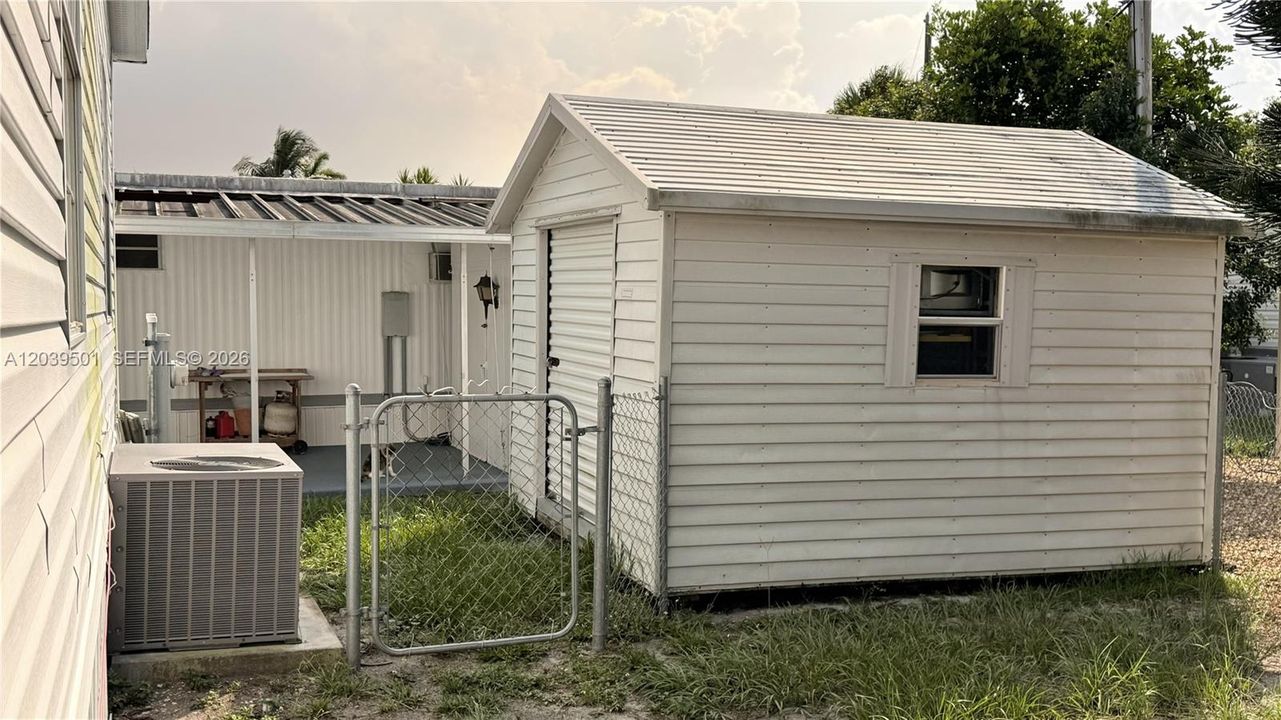 En Venta: $298,900 (3 camas, 2 baños, 1268 Pies cuadrados)