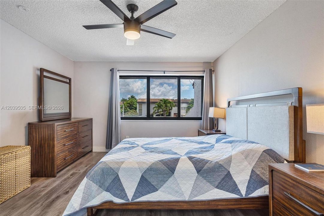 For Sale: $509,000 (3 beds, 2 baths, 1378 Square Feet)