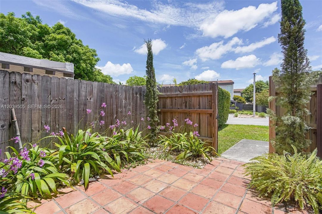 For Sale: $509,000 (3 beds, 2 baths, 1378 Square Feet)