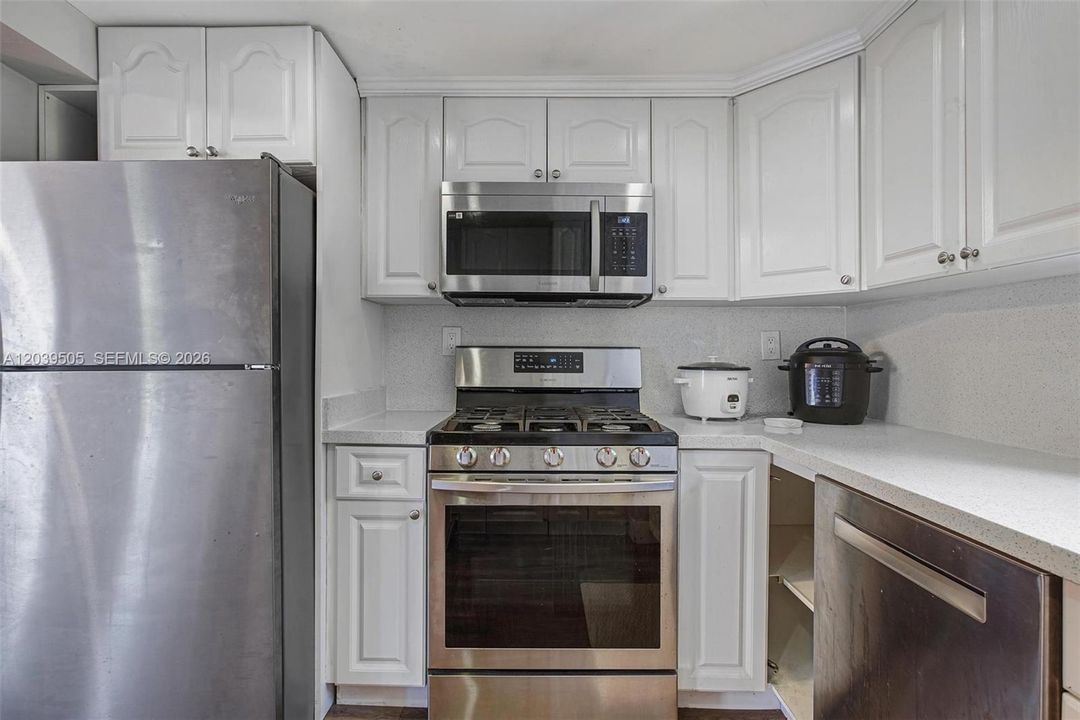 For Sale: $509,000 (3 beds, 2 baths, 1378 Square Feet)