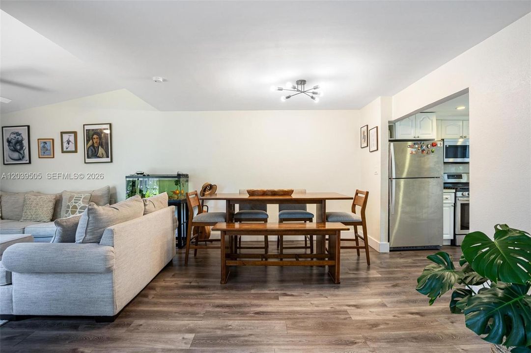 For Sale: $509,000 (3 beds, 2 baths, 1378 Square Feet)
