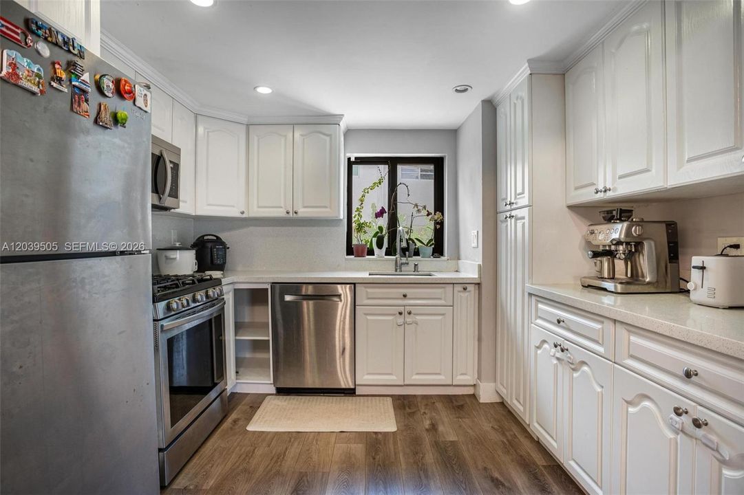 For Sale: $509,000 (3 beds, 2 baths, 1378 Square Feet)