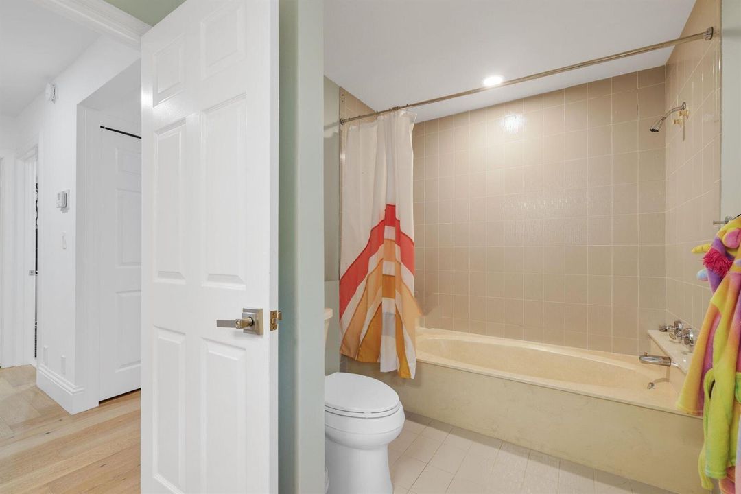 Full bathroom #3