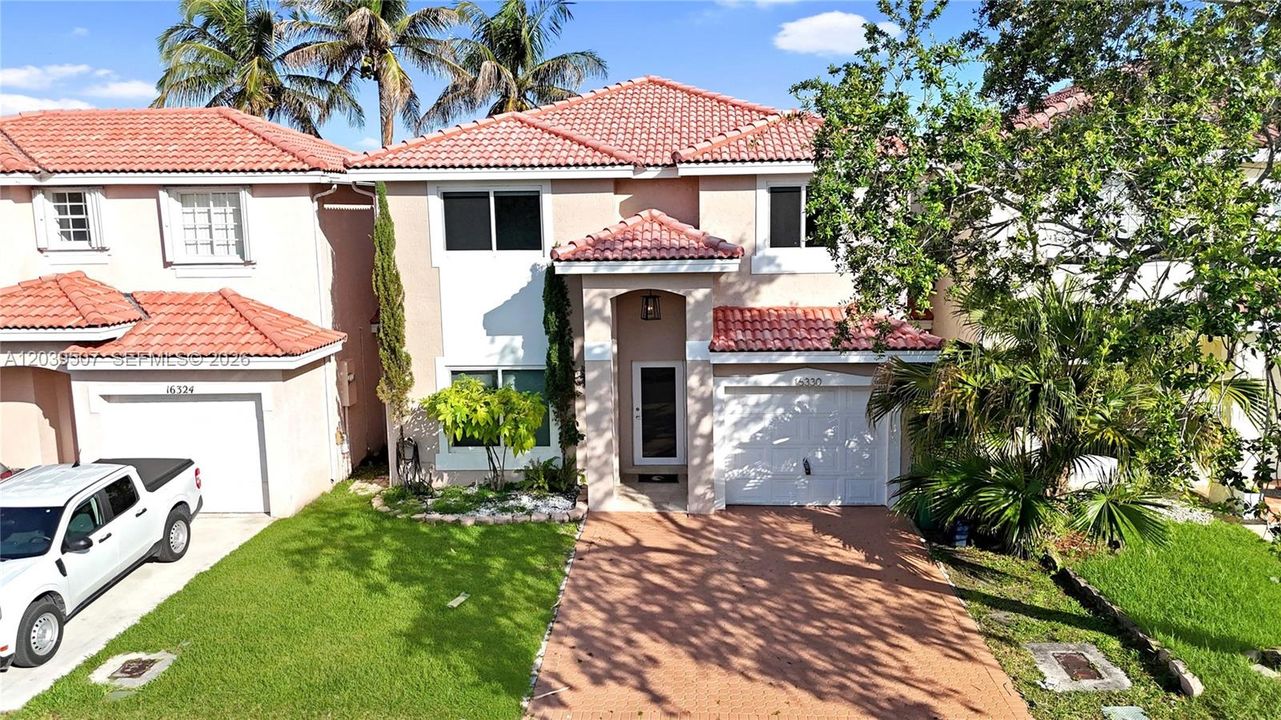 For Rent: $3,800 (5 beds, 3 baths, 1906 Square Feet)