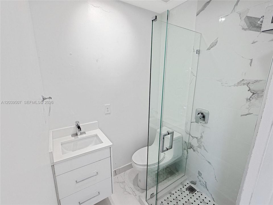 For Rent: $3,800 (5 beds, 3 baths, 1906 Square Feet)