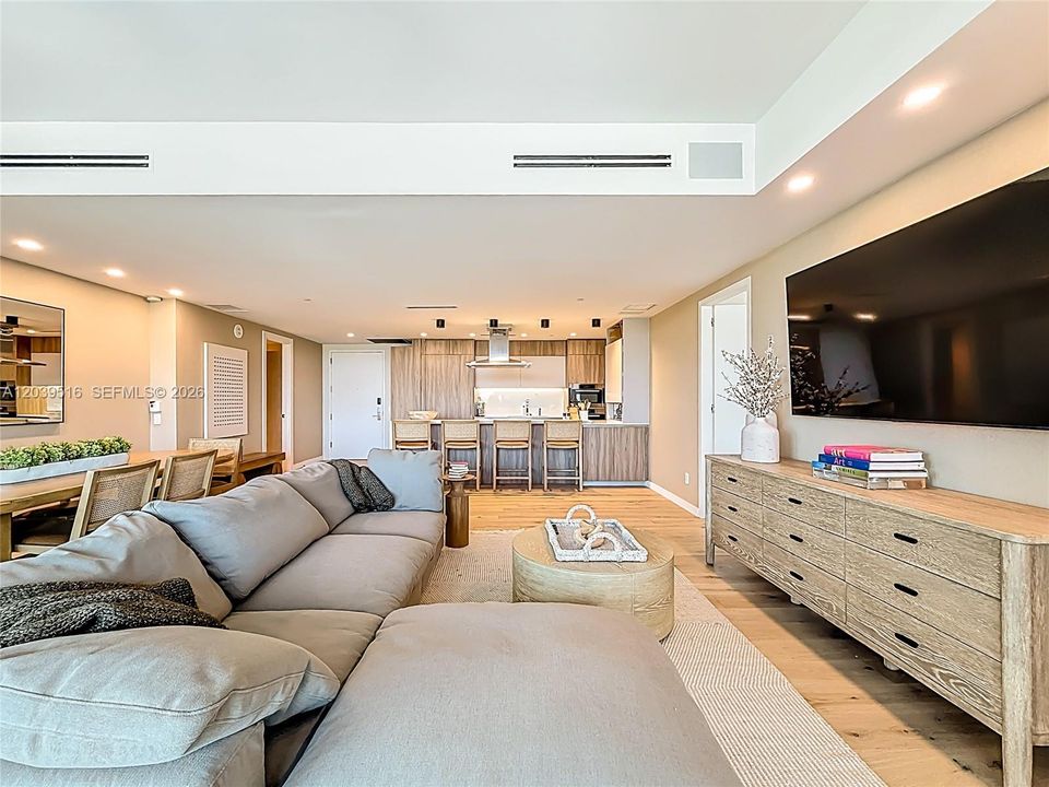 В аренду: $18,000 (2 спален, 3 ванн, 1542 Квадратных фут)