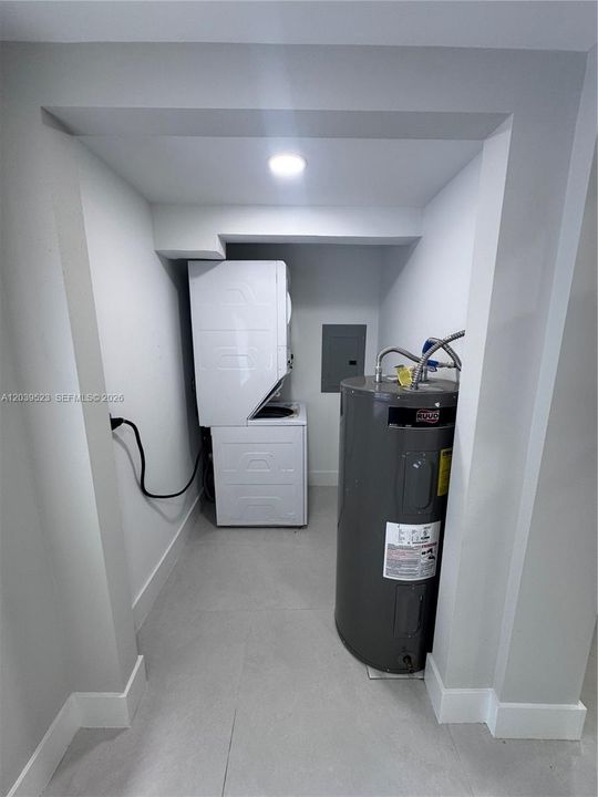 En Renta: $2,600 (2 camas, 1 baños, 2544 Pies cuadrados)