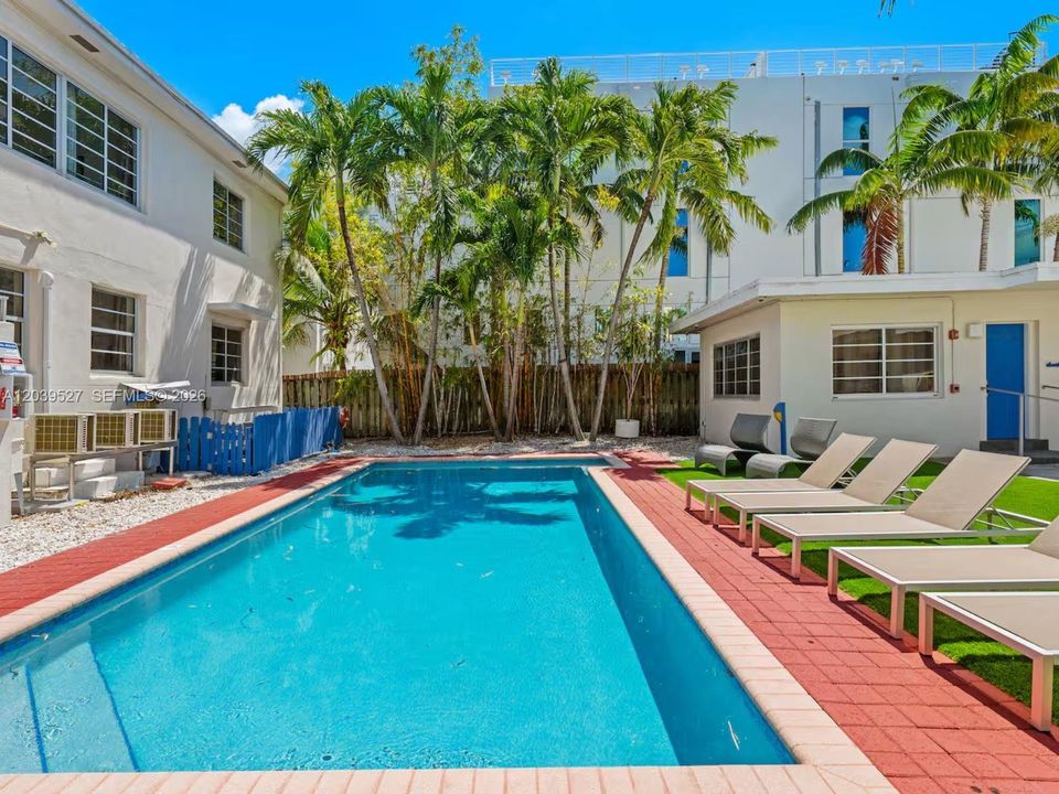 For Rent: $2,500 (1 beds, 1 baths, 550 Square Feet)