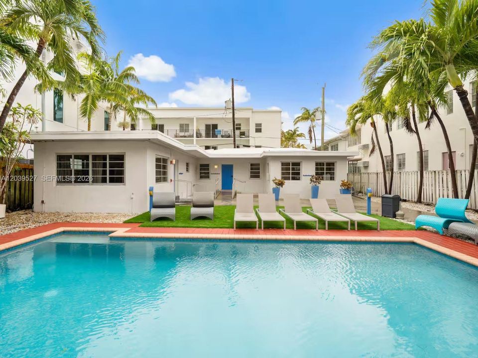 For Rent: $2,500 (1 beds, 1 baths, 550 Square Feet)