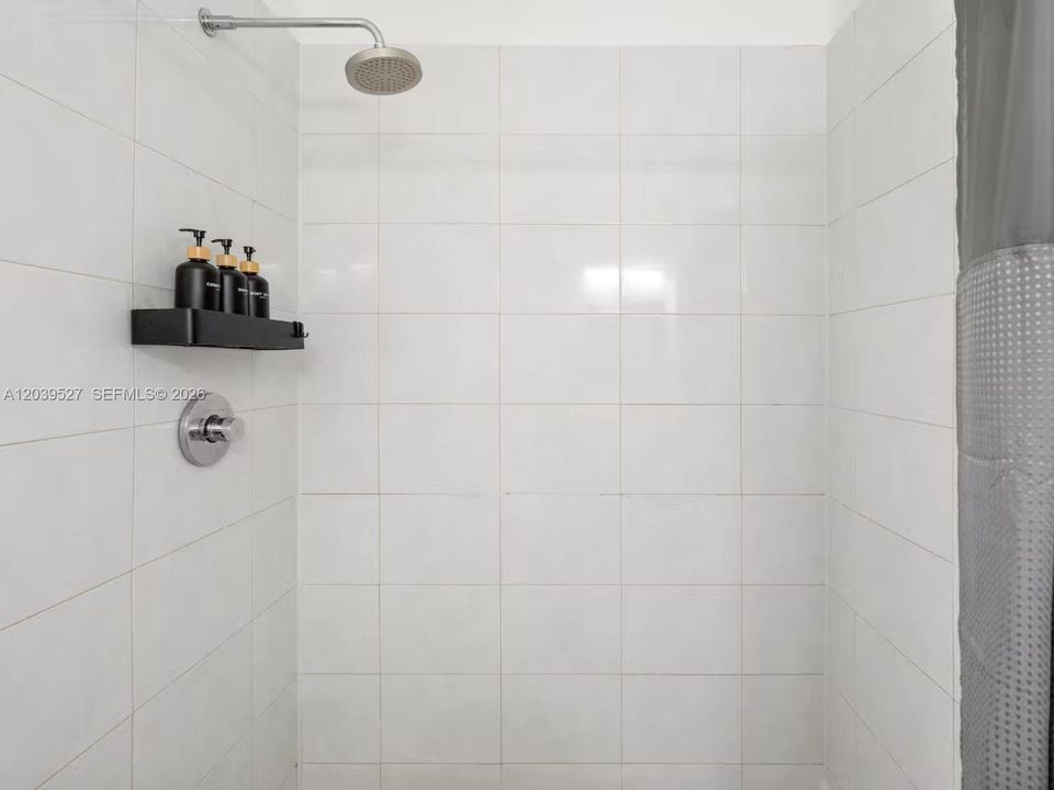 For Rent: $2,500 (1 beds, 1 baths, 550 Square Feet)