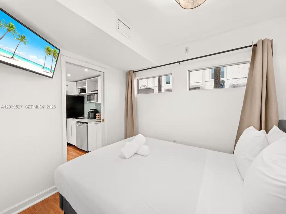For Rent: $2,500 (1 beds, 1 baths, 550 Square Feet)