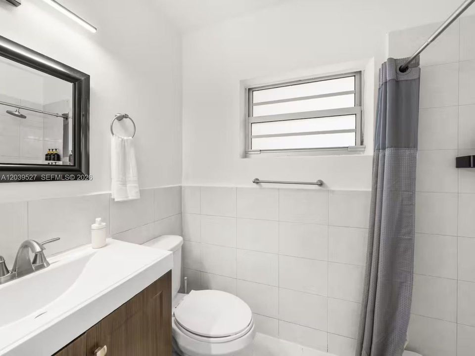 For Rent: $2,500 (1 beds, 1 baths, 550 Square Feet)