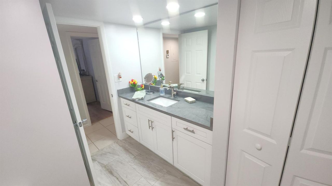 2nd bathroom